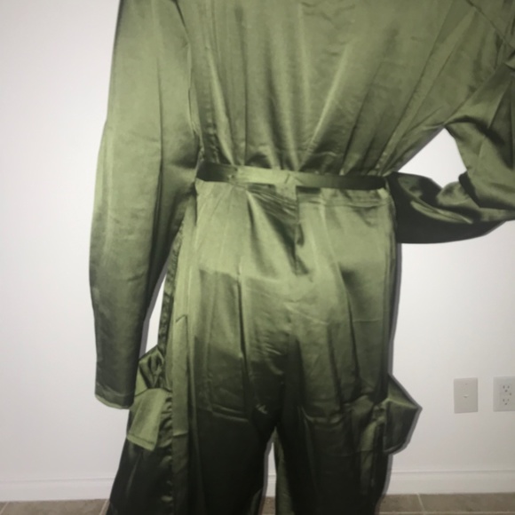 jumpsuit - Picture 3 of 3